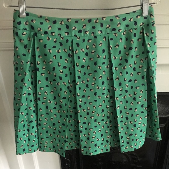Adorable green skirt - Picture 1 of 3